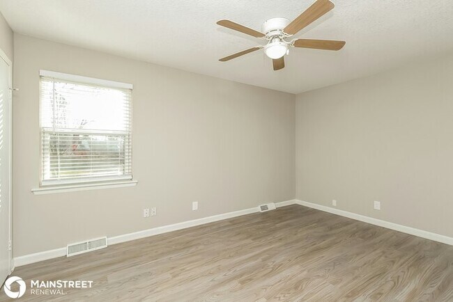 Building Photo - 9109 W 49th St, Merriam, KS 66203