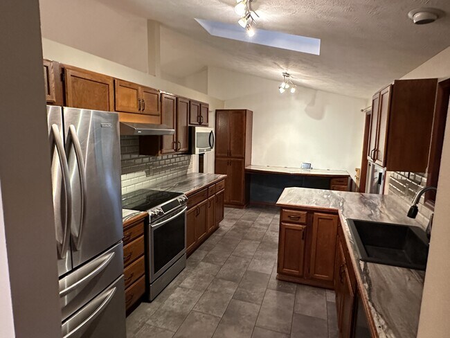 Building Photo - 9206 N Londale Dr