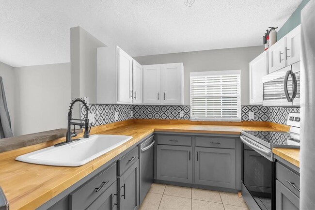 Building Photo - 1456 Brookebridge Dr