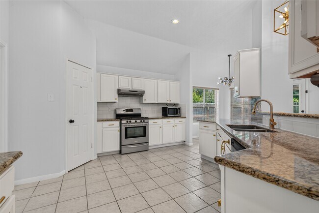 Building Photo - 7206 Glen Rosa Dr