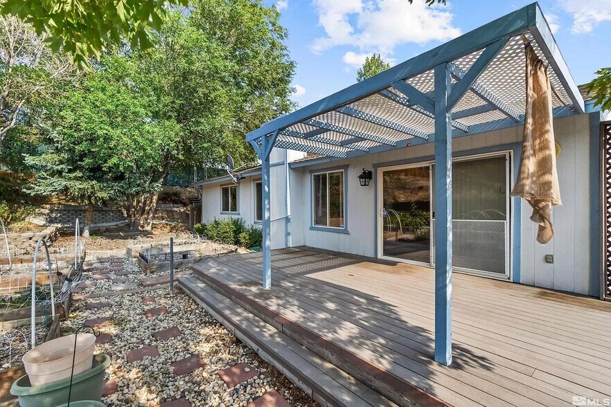 Backyard Deck - 1975 Putnam Dr