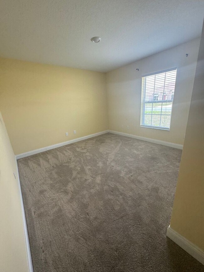 Building Photo - Spacious 4BR/2BA Home in Oaks at Ocala Cro...