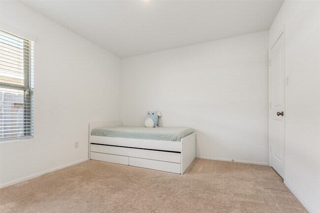 Building Photo - 22835 Prairie Dog Rd