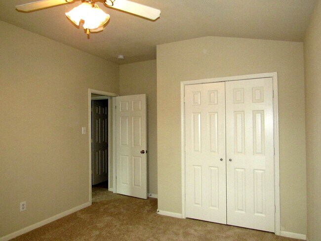 Building Photo - 21315 Bella Mountain Dr