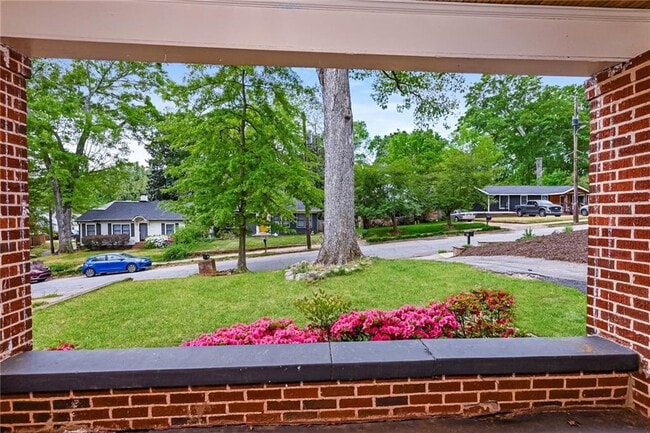 Building Photo - 2134 Delano Dr NE