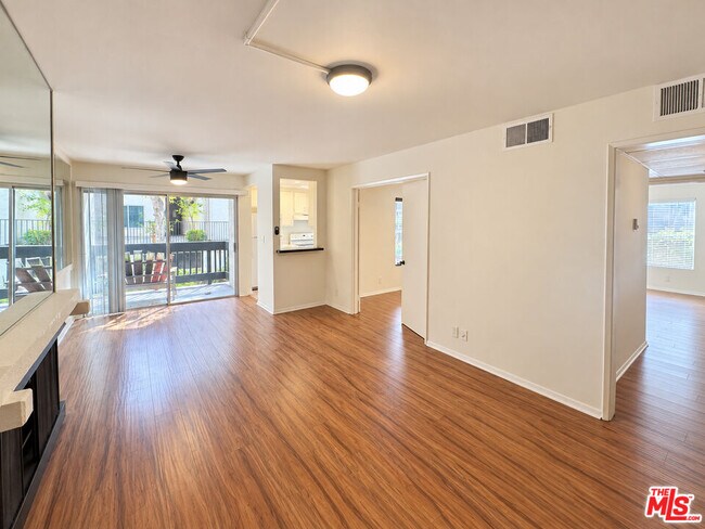Building Photo - 7101 Summertime Ln