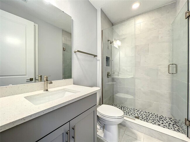 Building Photo - 13181 McMillan Dr