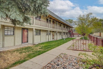 Building Photo - 1021 Carr St