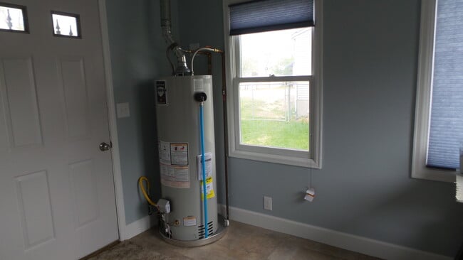 Building Photo - 433 S Kimball St