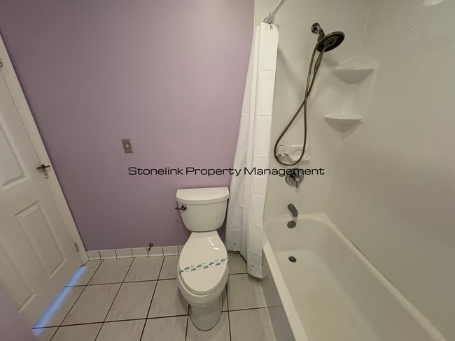 Building Photo - Newly Renovated Condo For Rent in North At...