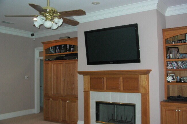 Building Photo - Spacious home in Woodlawn Estates