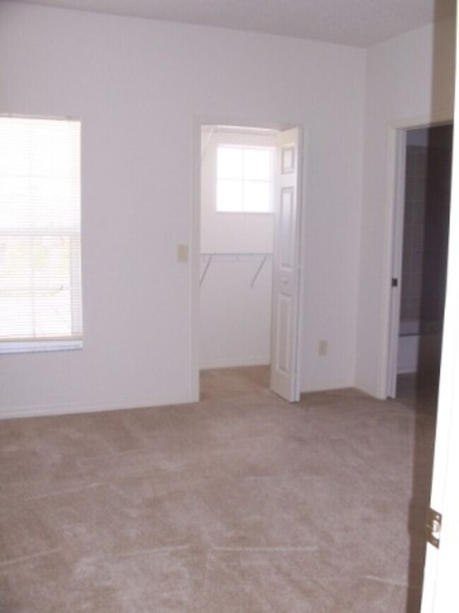 Building Photo - 1586 W Spring Meadow Loop