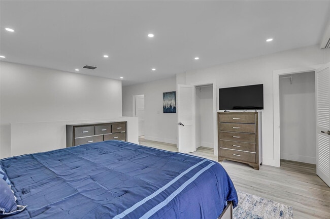 Building Photo - 616 3rd Key Dr