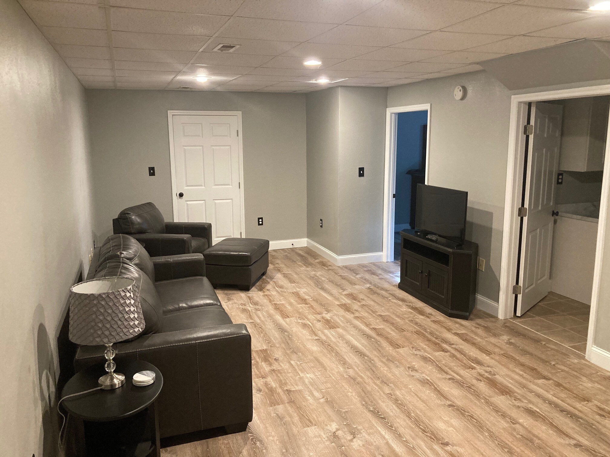 Building Photo - 490 Beechwood Cir