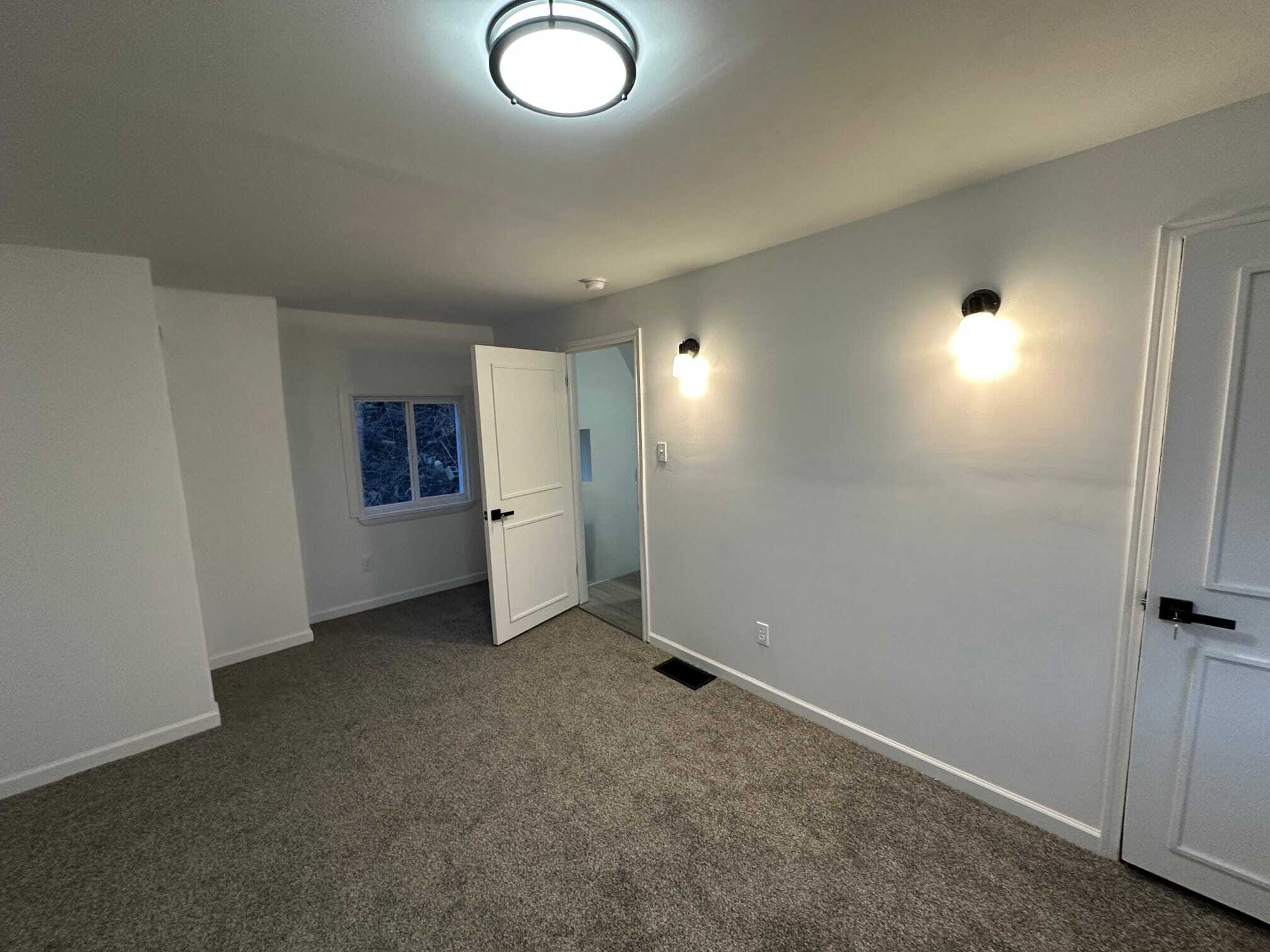 Building Photo - 2323 Patterson Ave