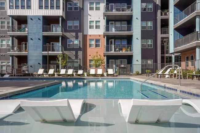 Building Photo - 185 Polaris Pointe