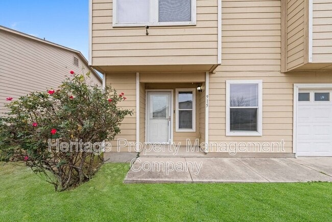 Building Photo - 915 Ridingate Farm