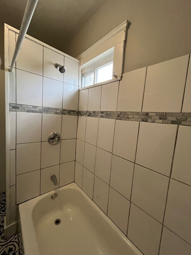 Building Photo - 3889 W.33rd