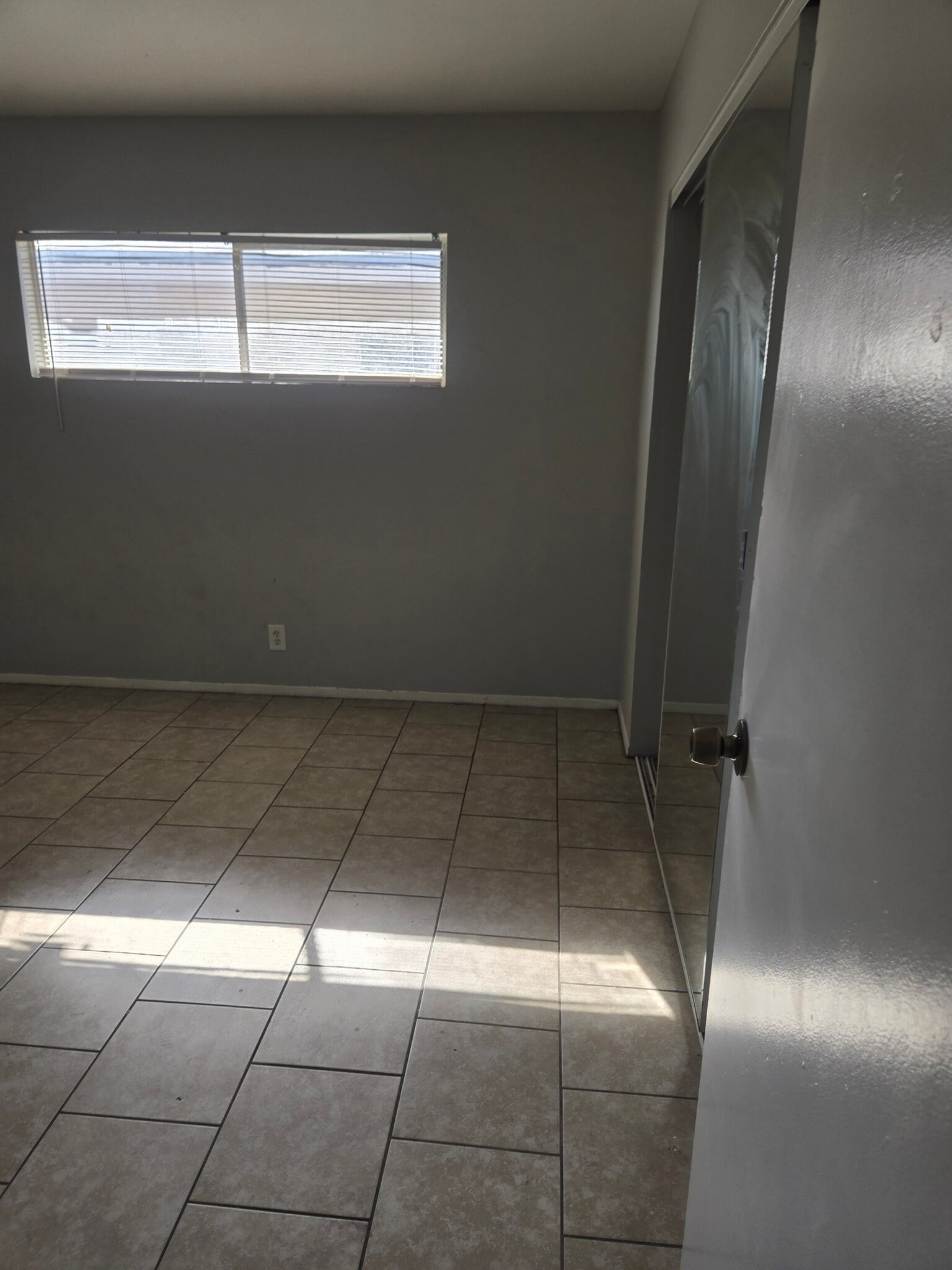 Building Photo - 3853 Soda Springs Dr