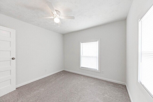 Building Photo - 1326 Massachusetts St