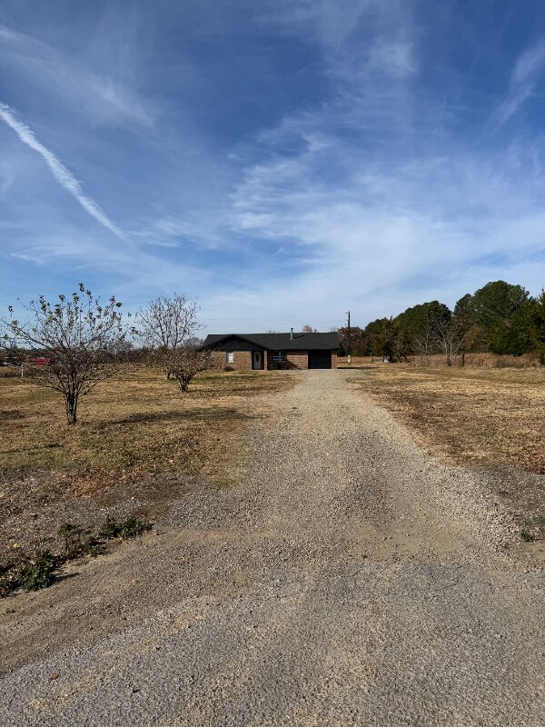 Building Photo - 472063 OK-101