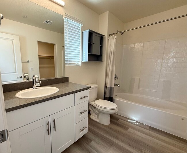 Building Photo - Modern Townhome Near Lone Mountain | Gated & Pool