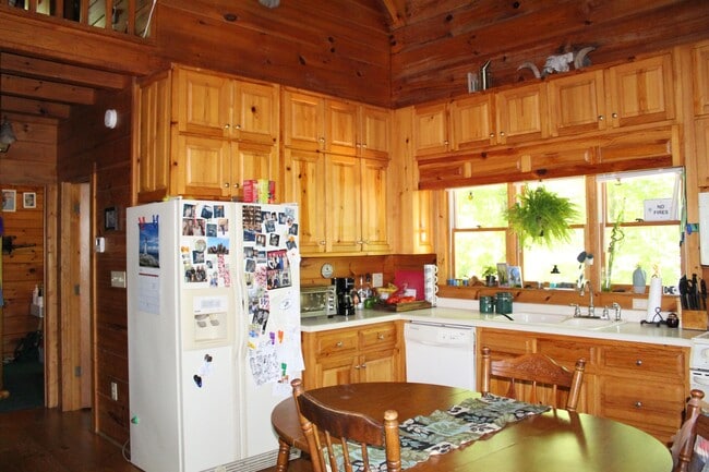 Building Photo - 104 Trinity Pond Road