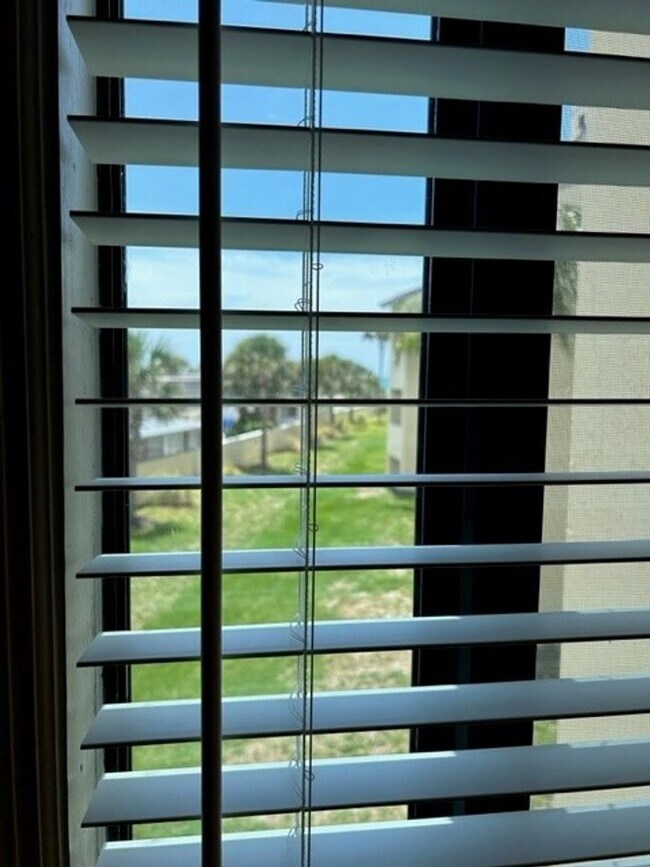 Building Photo - Venice, FL MACARTHUR BEACH Gated Comm. 2/2...