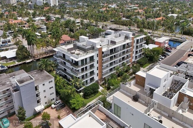 Building Photo - 20 Isle of Venice Dr