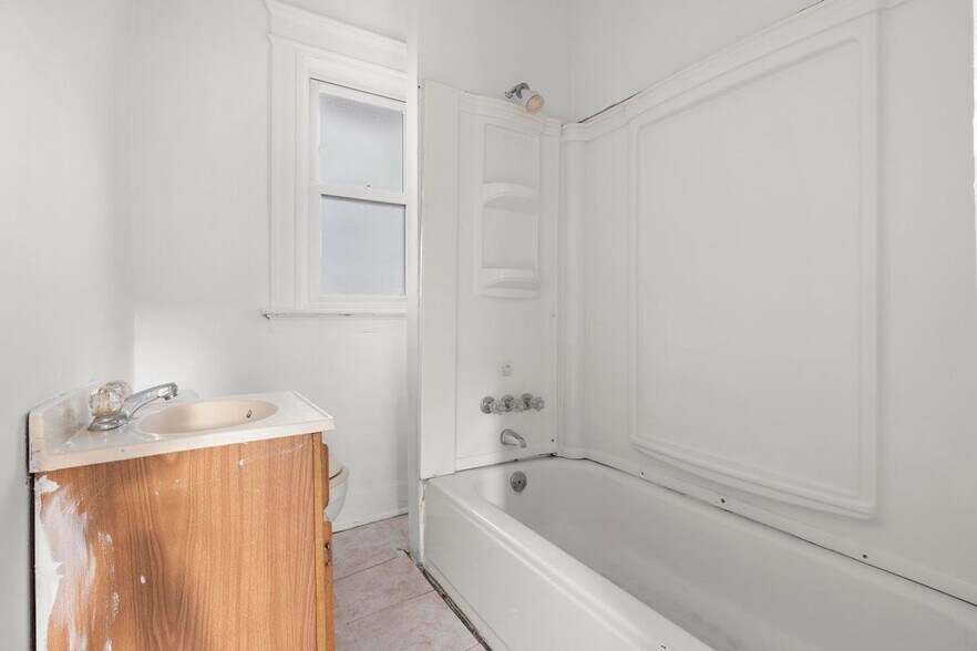 Building Photo - 97 Wall St