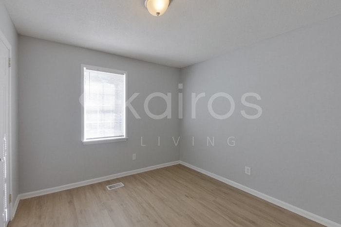 Building Photo - 1945 Croydon Cir