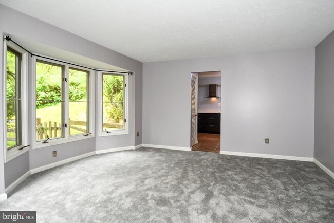 Building Photo - 2062 Farragut Dr