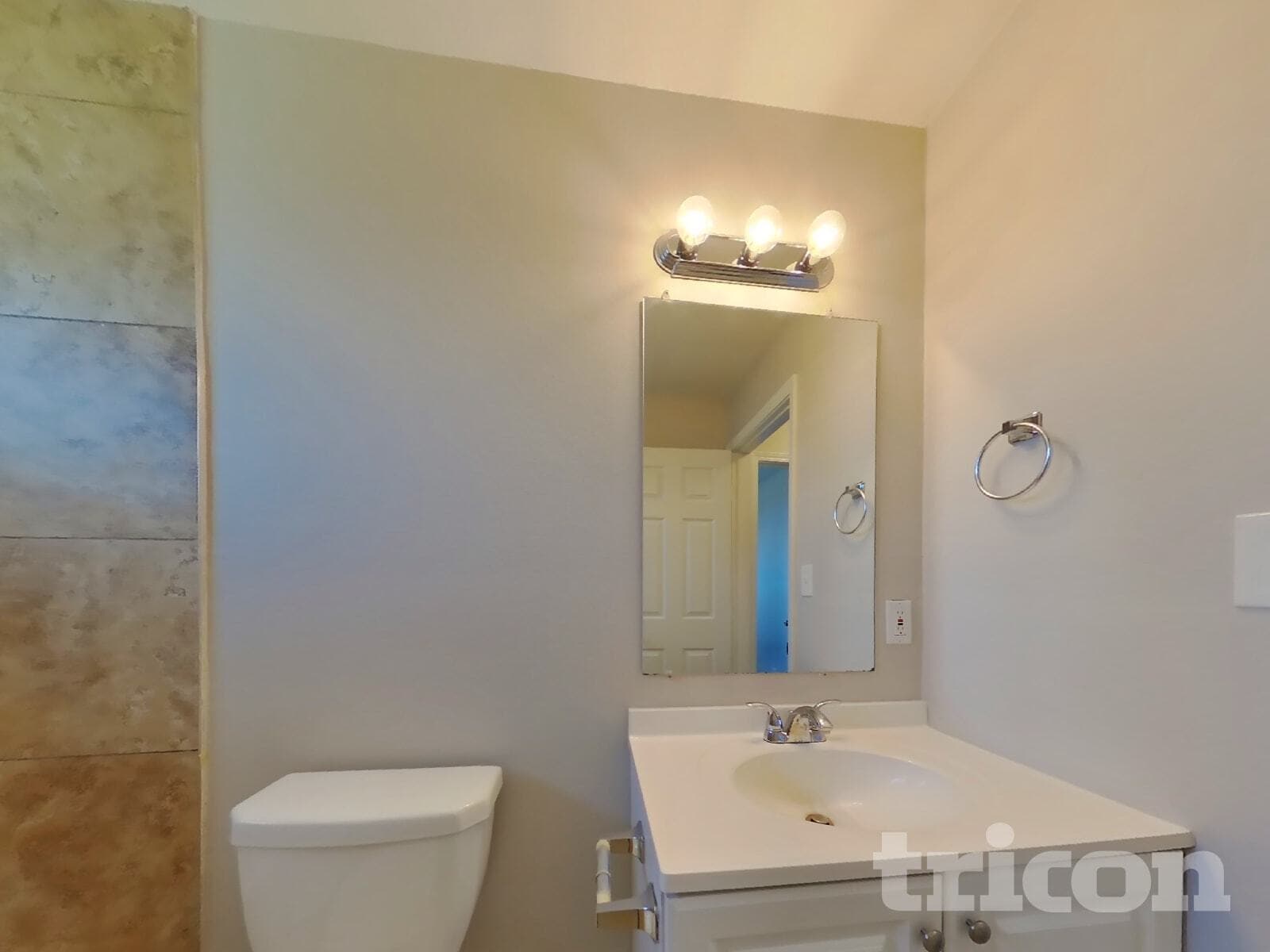 Building Photo - 207 Roger St