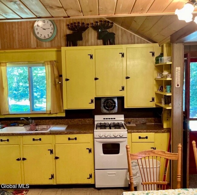 Building Photo - 32 Gooseneck Rd