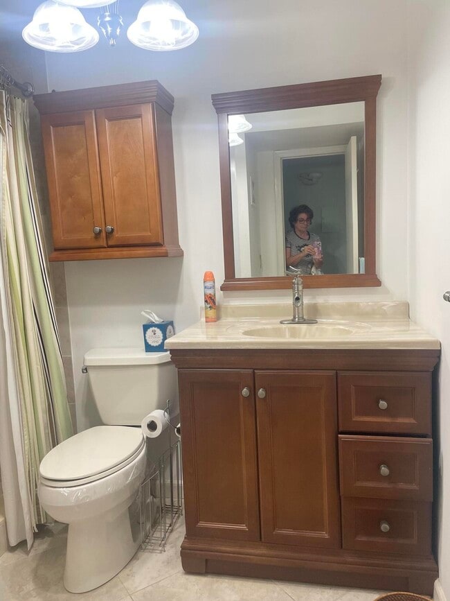 Building Photo - 523 Piedmont K