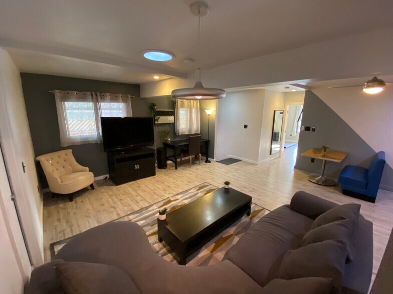 Building Photo - 1043 Sanborn Ave