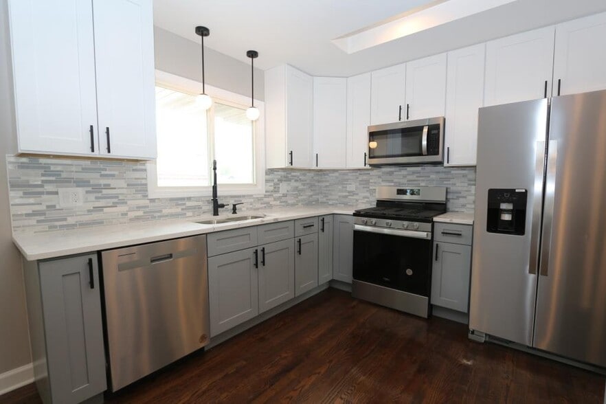 Building Photo - 3511 43rd Pl