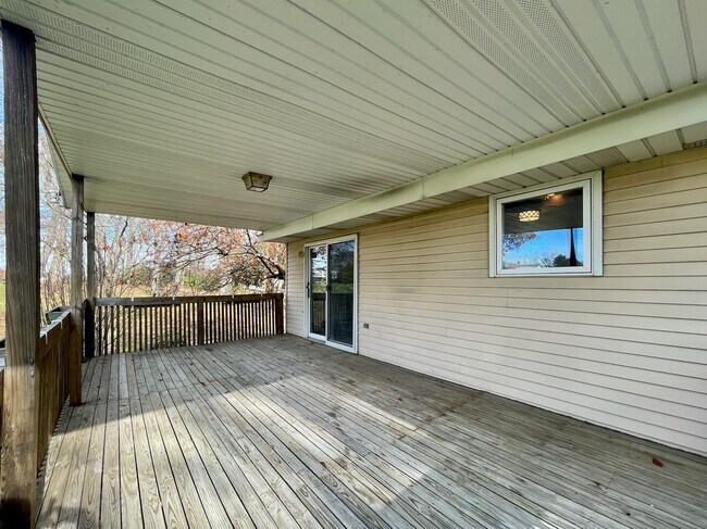 Building Photo - 4408 Circle Dr