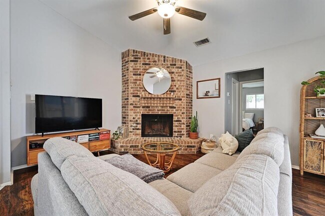 Building Photo - 2503 Howellwood Wy