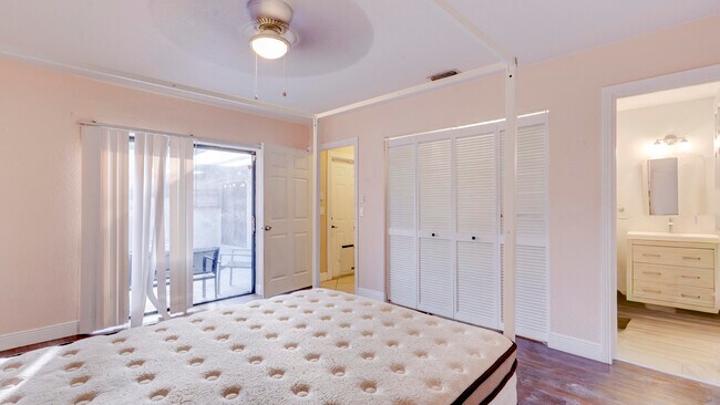 Building Photo - 4782 Sunny Palm Cir