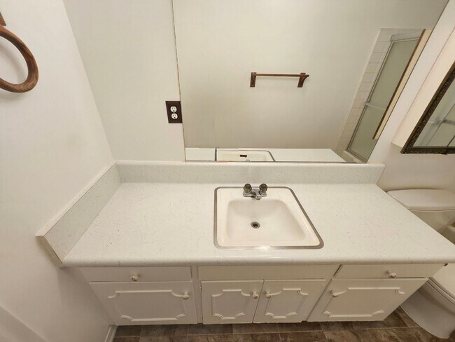 Building Photo - Spacious Private Home with Pool on Nearly Half an Acre