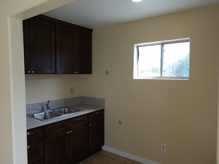 Building Photo - 2227 Clyde Ave