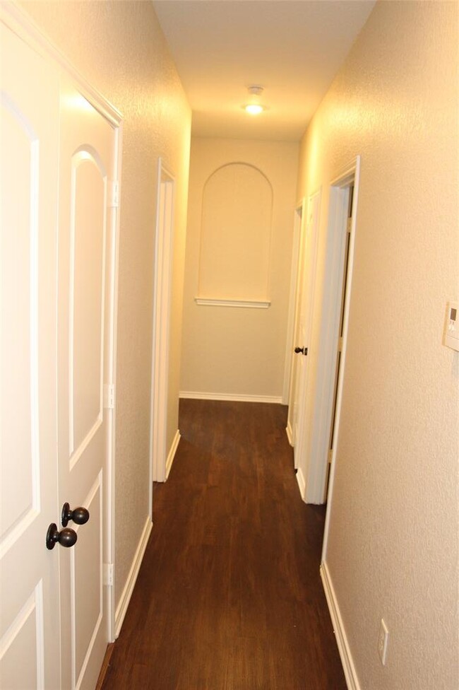 Building Photo - 578 Creekside Cir