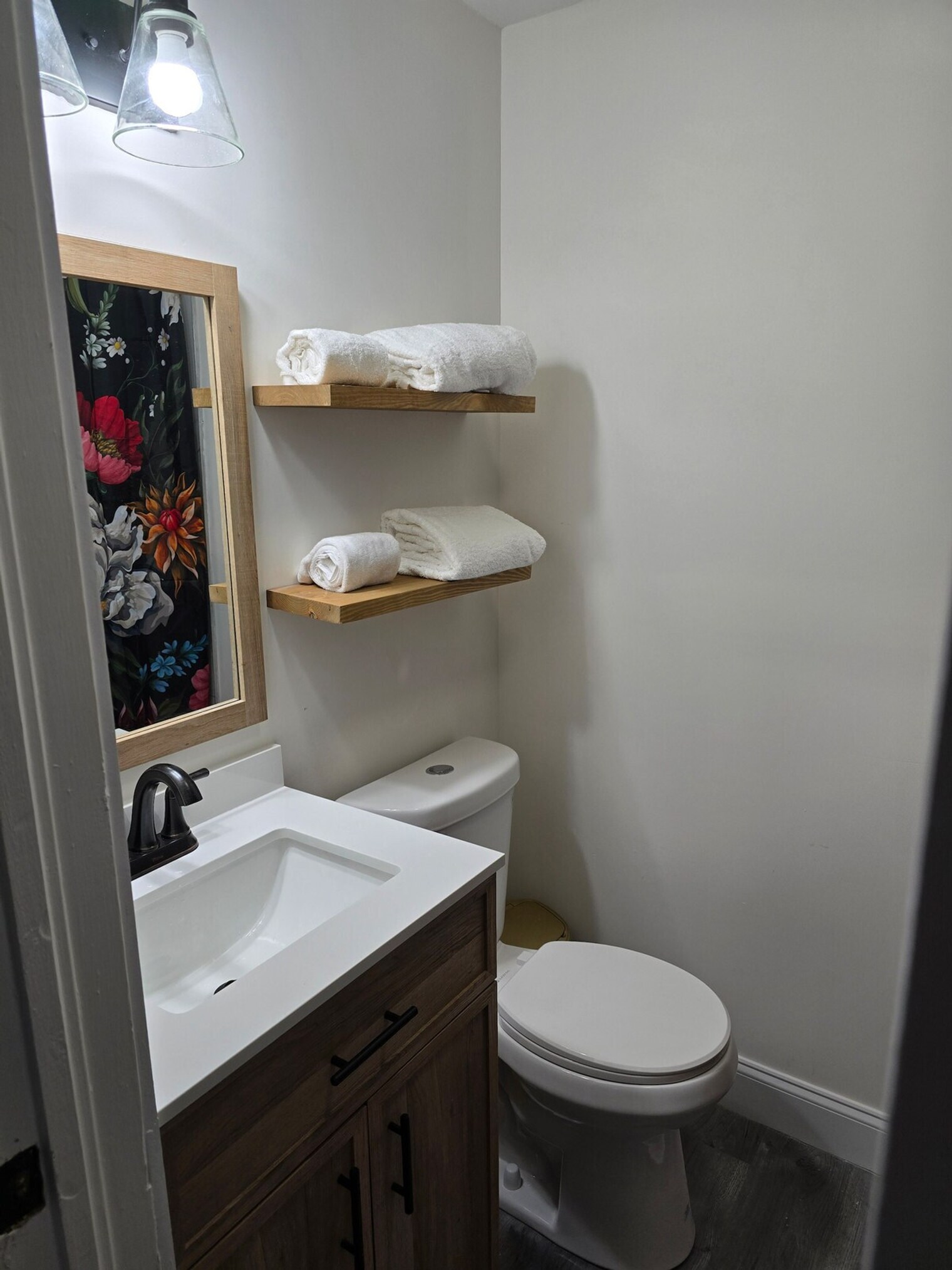 Building Photo - 120 McMakin Dr