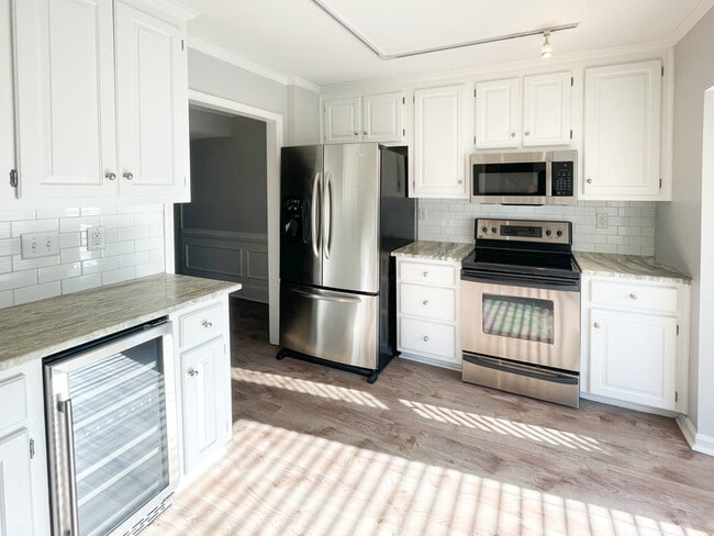 Building Photo - 325 Towergate Pl