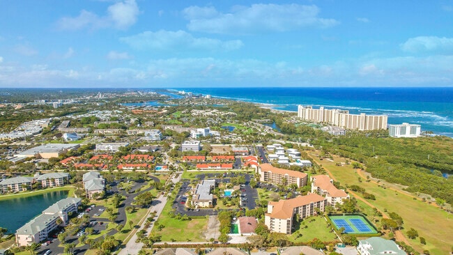 Building Photo - 275 Palm Ave