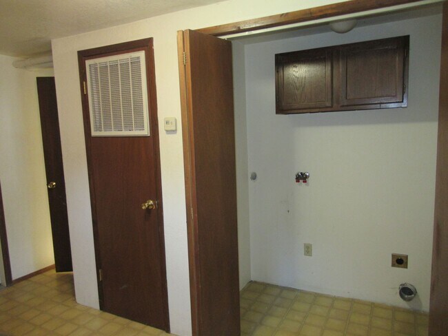 Building Photo - Downtown 2 bedroom duplex in Whitefish