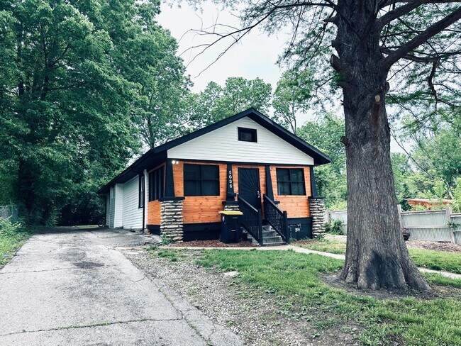 Primary Photo - 5036 Wabash Ave