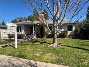 Building Photo - Newly Remodeled 3 bedroom 2 bathroom Singl...