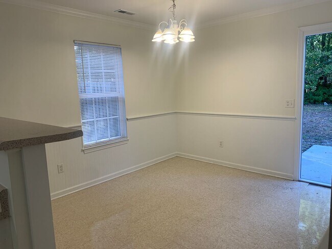 Building Photo - 3 Bedroom 2 Bath House on Victory Gardens Available Now